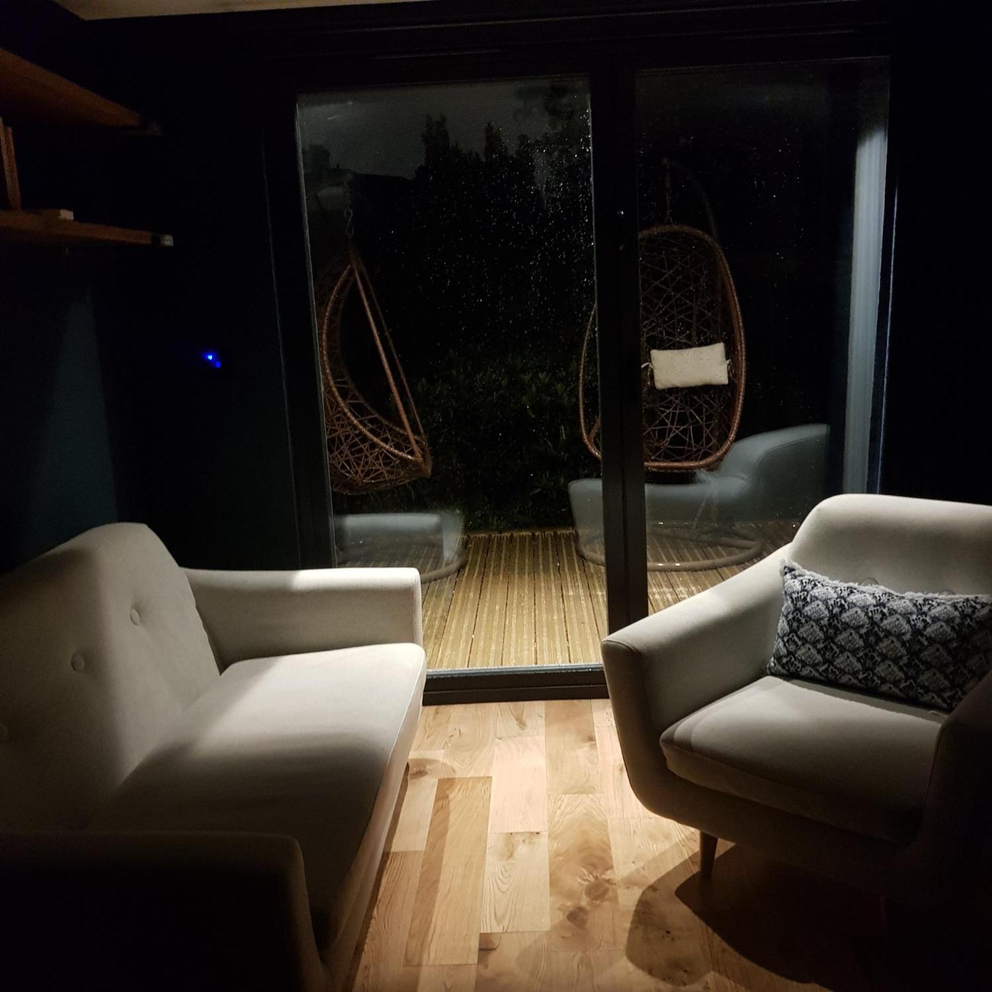 Modern 1-Bed Apartment, Plus Parking, Near Oxford And The Jr Esterno foto
